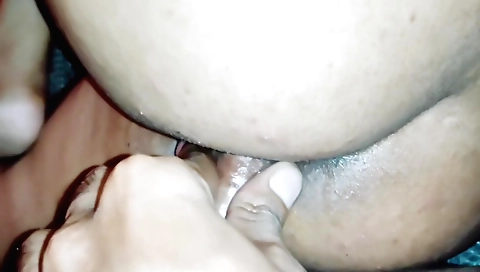 Indian babe bhabi ki pand takes her hot dildo from ass