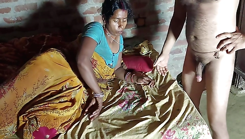 Indian teen squirts her lover's penis in the mouth